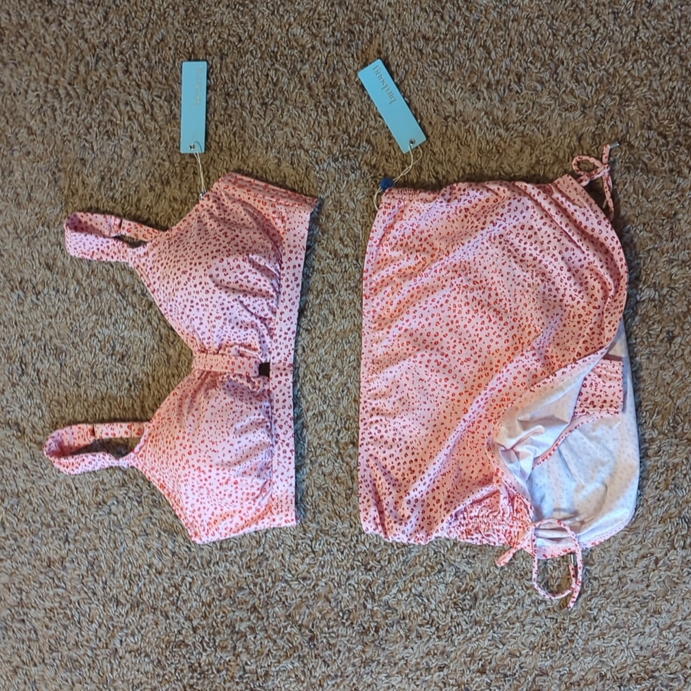 Bikini top with swim skirt